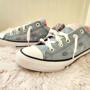 Converse Embroidered Flower Sneakers
